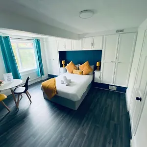 https://avalon-hotel.brighton-hotels-england.com